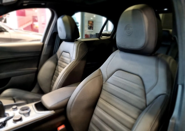 Alfa Romeo Giulia cena 237900 przebieg: 1, rok produkcji 2024 z Kutno małe 254